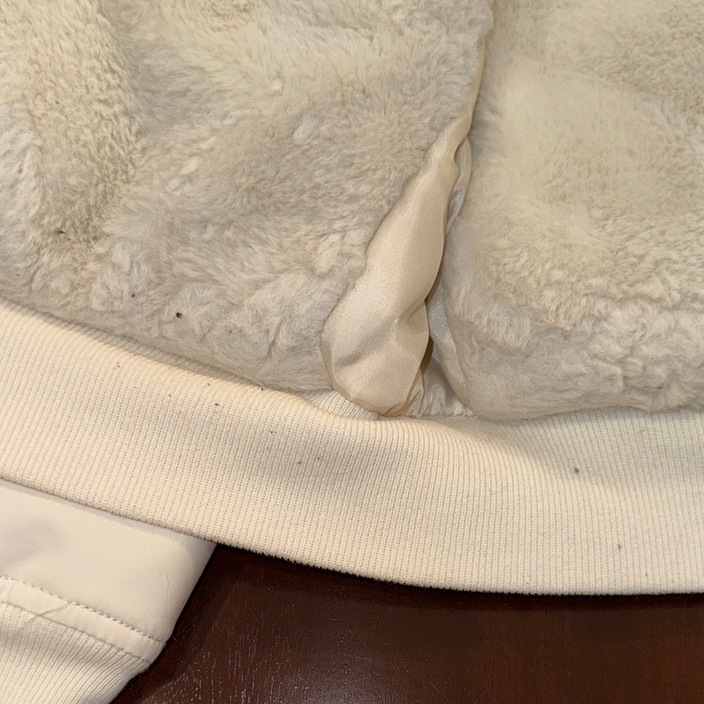Hollister Cream Bomber Jacket with Faux Fur Hood Sz M - Picture 10 of 16